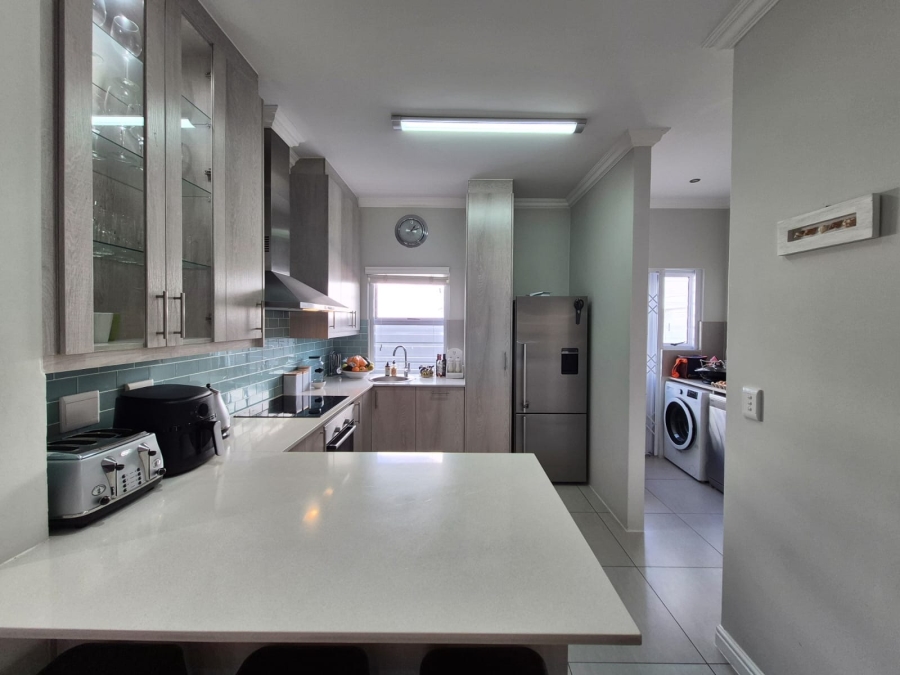 3 Bedroom Property for Sale in Sunningdale Western Cape
